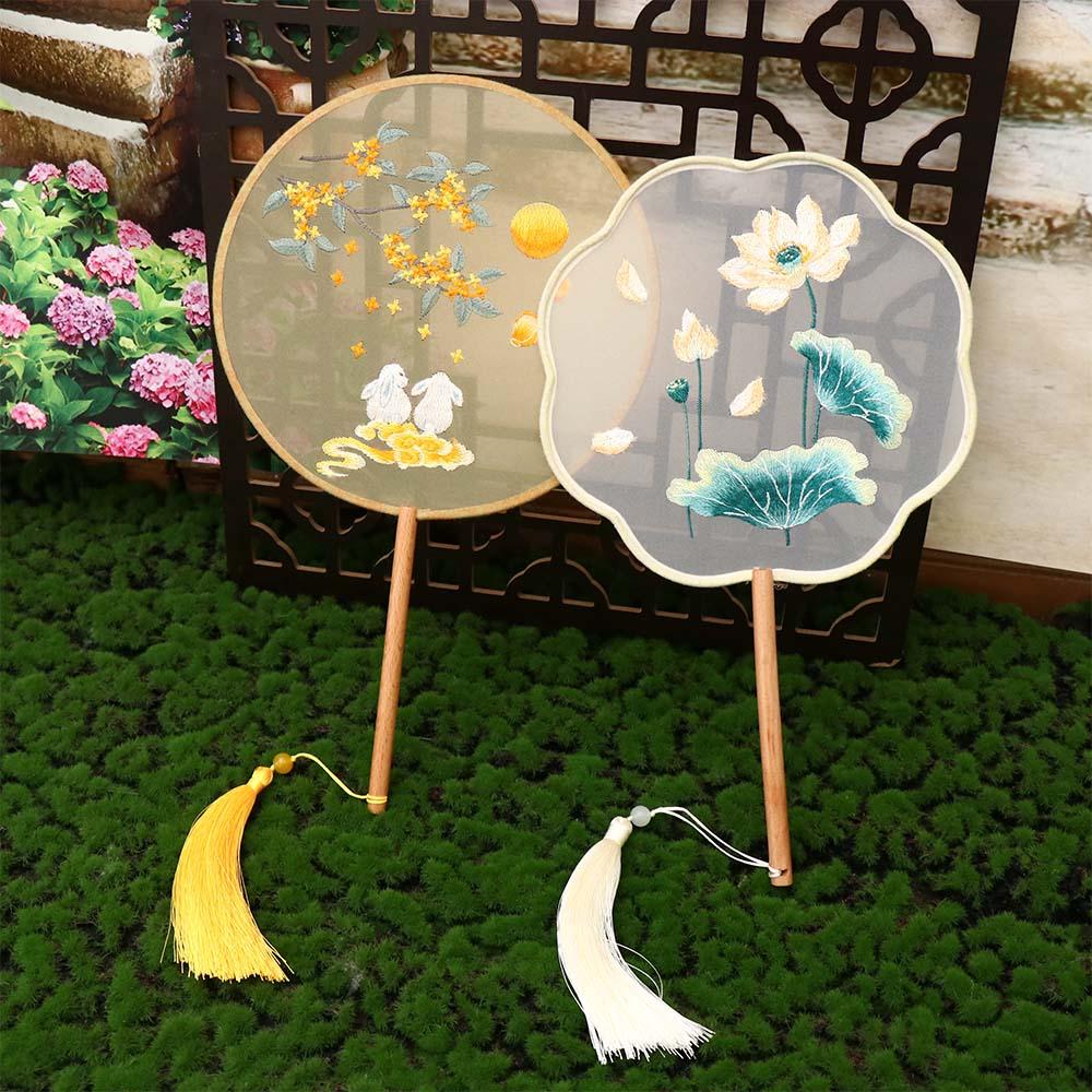 Ancient Chinese Style Chinese Style Fan Handheld Tassels Embroidery Fan with Pendant Floral Pattern Silk Fan Chinese Wedding