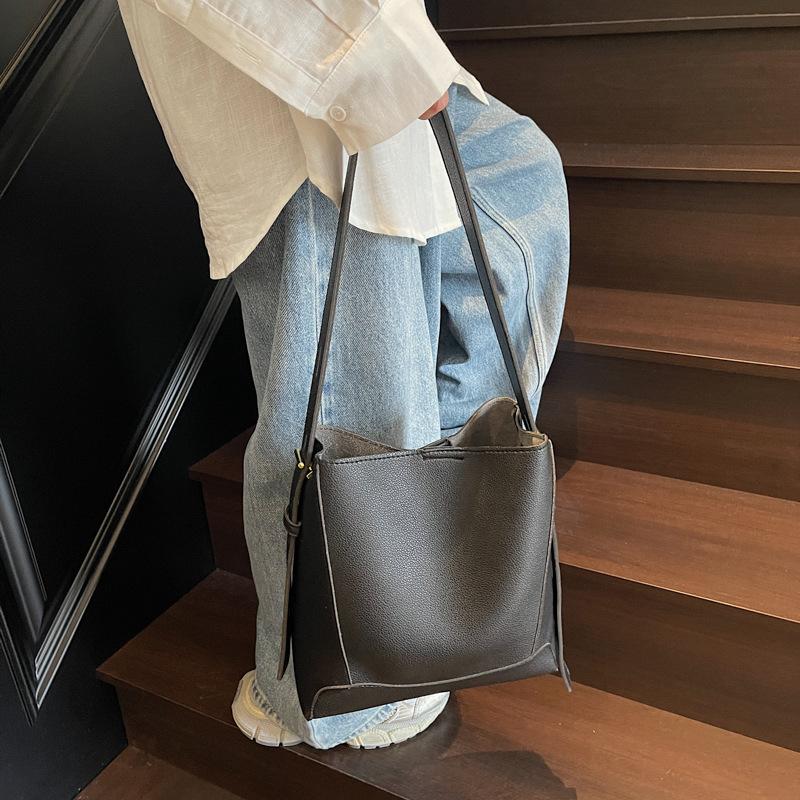 Beuteltasche Damen neue Umhängetasche breiter Schultergurt großes Fassungsvermögen Retro Pendler Schulter Tragetasche