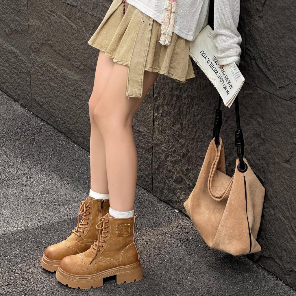 European station big yellow boots women's thick soles increase 2025 new autumn models retro big head lace-up popular short Martin boots