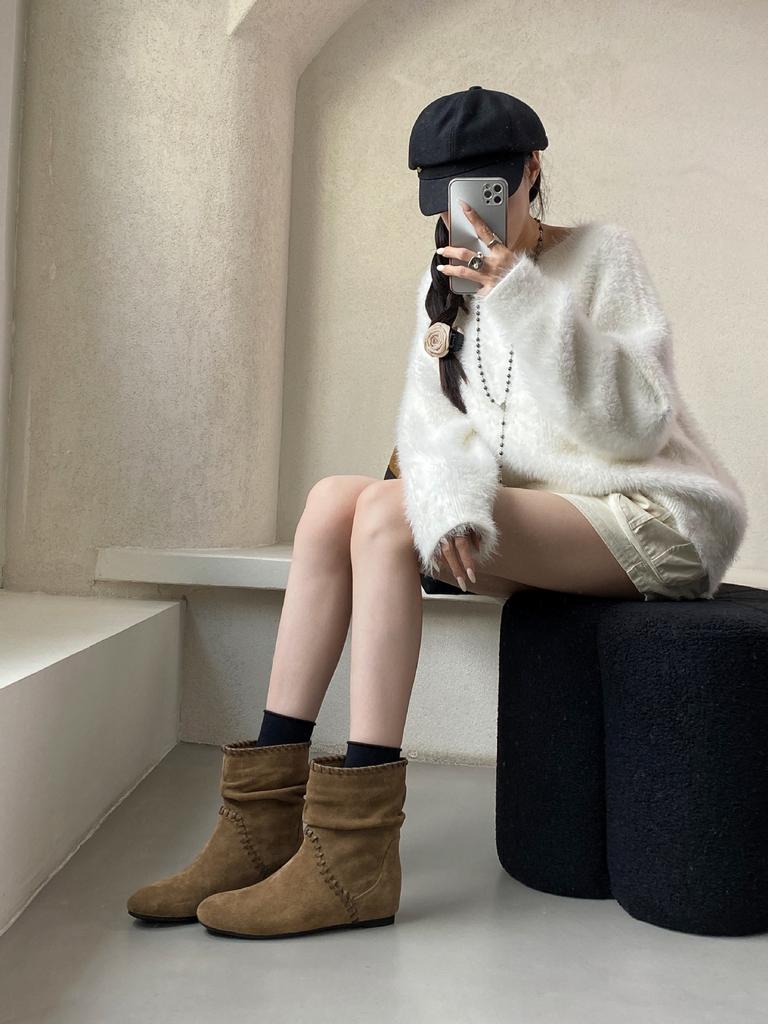 2025 Winter New Thick-soled Pleated Inner Sloping Heel Woven Suede Round Head Low Tube Thin Martin Women's Short Boots