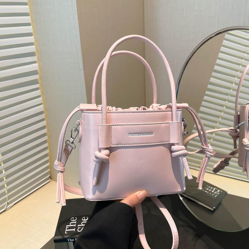 Niche Design Sense Portable Bucket Bag Women's New Summer Simple Casual Shoulder Messenger Bag