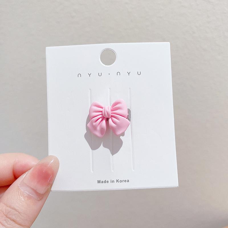 Pink Dopamine Hair Clip: Y2K Seamless Round Hairpin - Cute Small Side Clip for Women’s Bangs