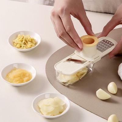 Portable 3in1 Garlic Ginger Grinder Manual Kitchen Gadget Garlic Grinder Mini Garlic Press for Crushing Spices Herbs Garlic