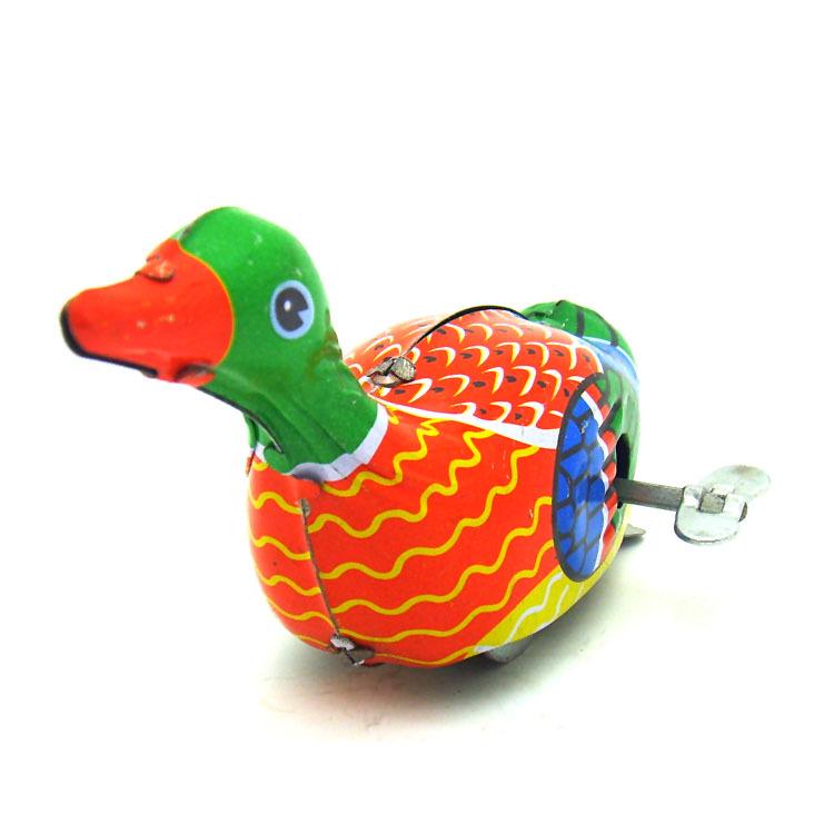 MS656 Hopping Duck Retro Nostalgic Bar Ornament - Creative Gift for Personality and Style
