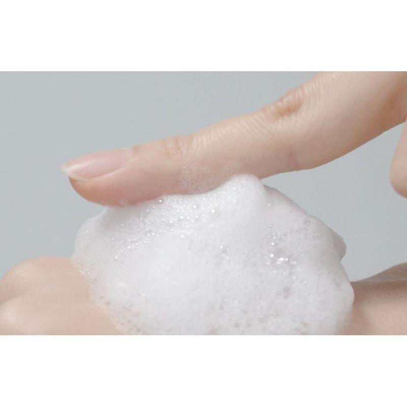 Isntree - Hyaluronic Acid Low pH Cleansing Foam