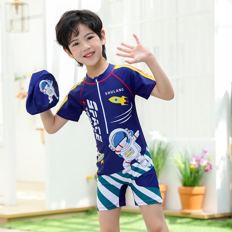 

Детский быстросохнущий купальник с солнцезащитой: Мальчиковый комбинезон с капюшоном (С, М, Л) L