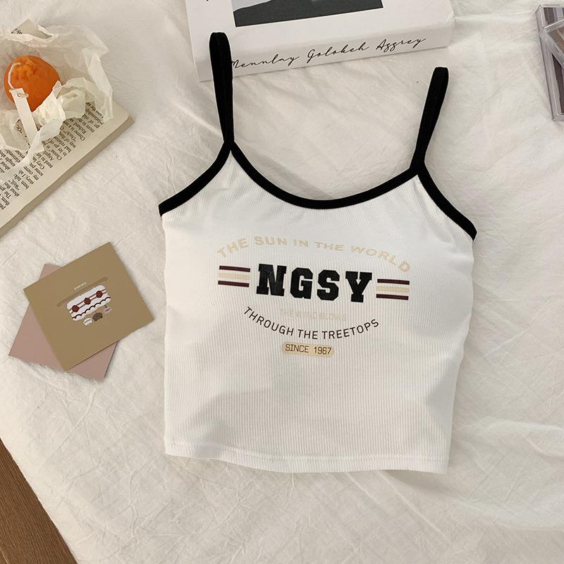 

Майка в корейском стиле с буквенным принтом и встроенным бюстгальтером, облегающий крой, универсальный дизайн one size белый