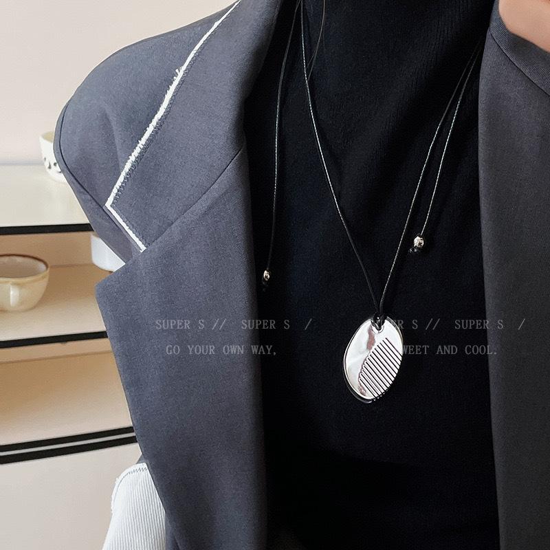 Titanium Steel Wax Rope Comb Sweater Chain Necklace Accessory Design with High-end Style