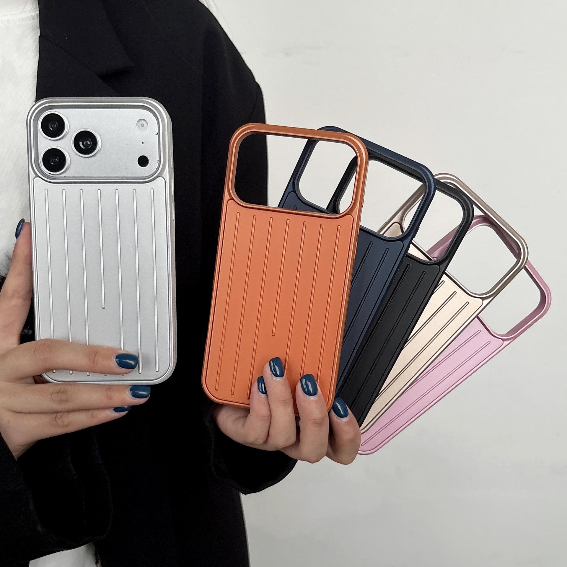 

Металева смугаста ударостійка накладка для iPhone 13/14/15 Pro Max та 16/17. iPhone 16 Pro Max синій