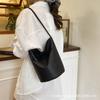 New Korean Version Trendy Shoulder Bucket Bag Retro Niche Messenger Bag Fashionable Versatile Bag Women