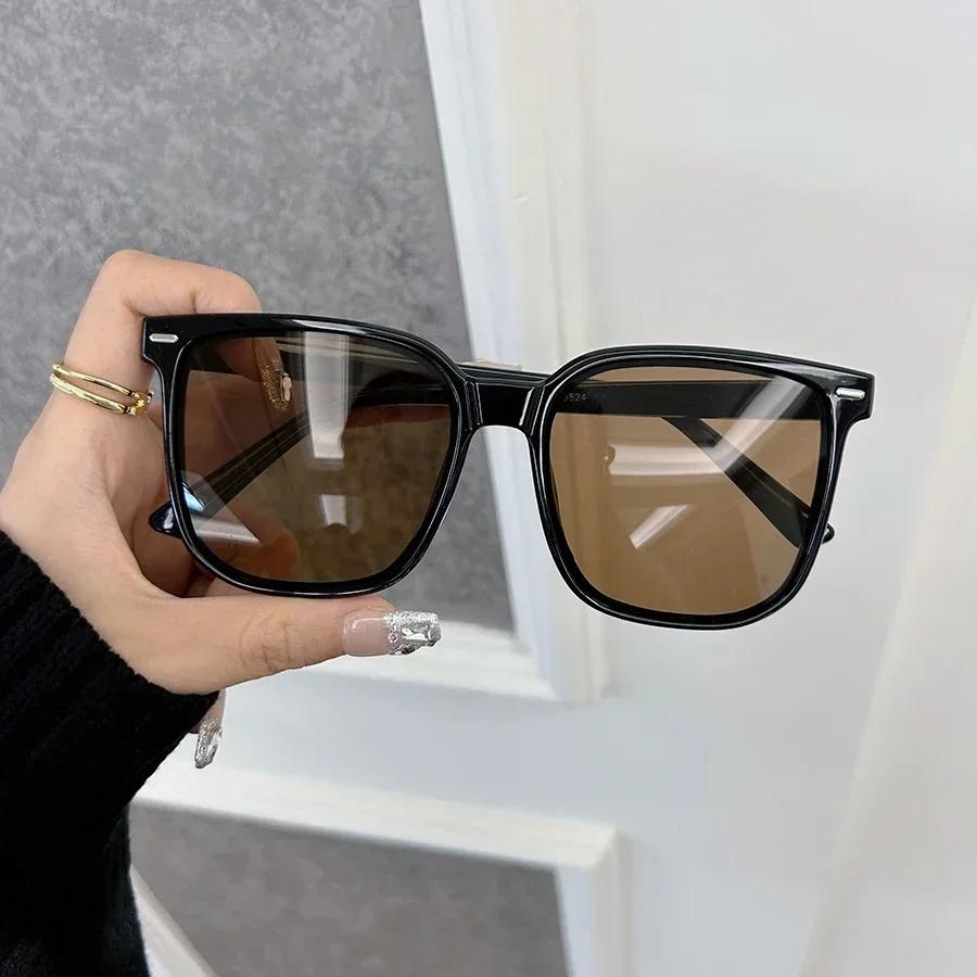 Classic Square Casual Fashion Sunglasses Women Men Vintage Stylish Oval Shaped Minimalist Female Male