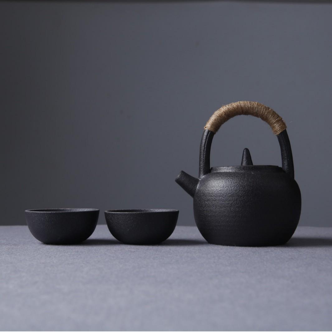 Japanese Ceramic Gongfu Tea Set: Mini Teapot with Handle, Small Cups, and Dry Brew Tray