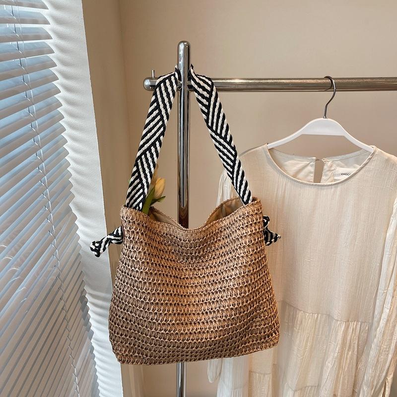 

Simple foreign-style straw woven bag, underarm niche design woven bag, large-capacity trendy portable shoulder tote women s bag хакі
