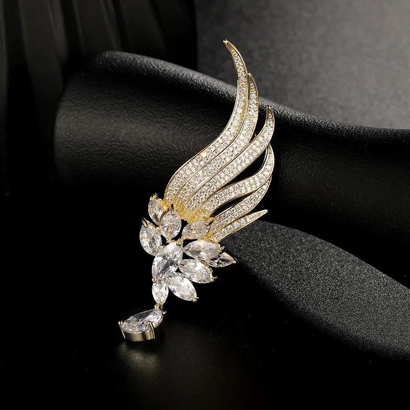 Elegante Kristall-Schmetterlingsbrosche - Funkelnde Damenmode-Anstecknadel für leichten Luxus-Anzug