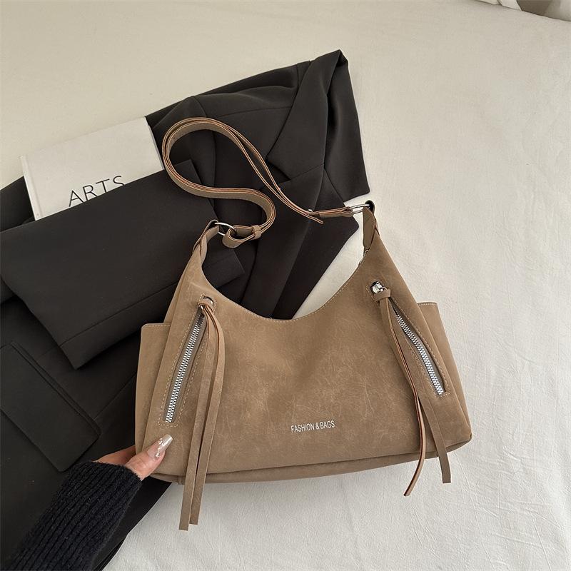 

Large capacity tote bag autumn and winter new versatile commuter shoulder underarm bag premium texture handbag