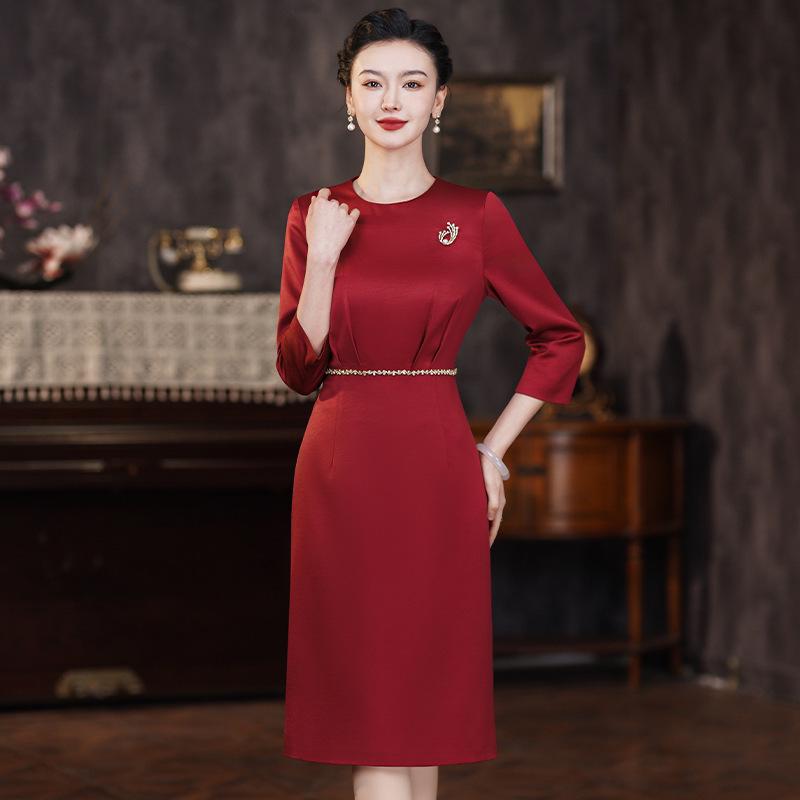 

2024 Spring Elegant A-line Petite Mother of the Bride Dress for Weddings and Banquets M