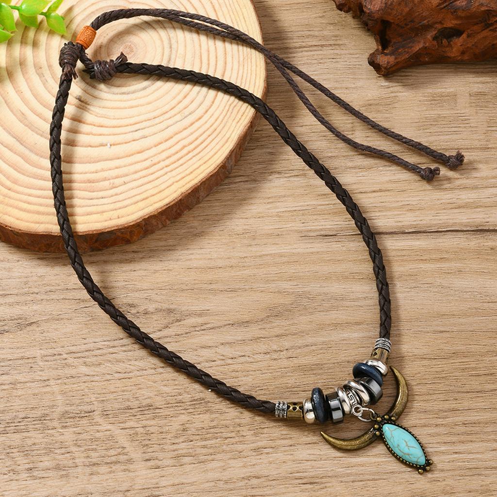Natural Pendant Necklace Comfortable PU Leather Design For Sensitive Skin And