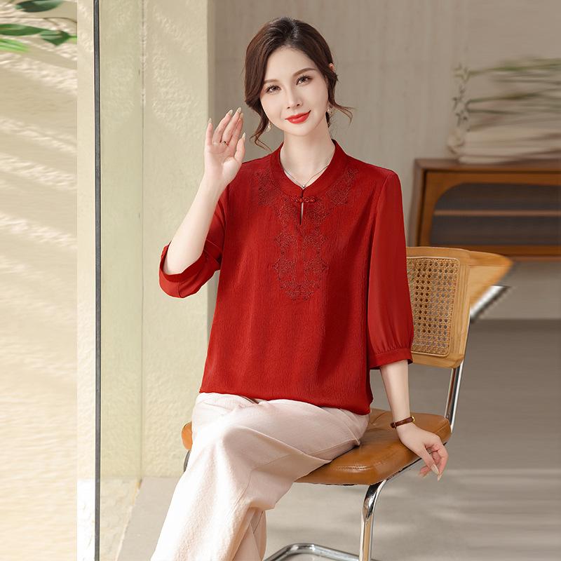 

Summer Style Maternity Top with Heavy Embroidery and Three-Quarter Sleeves for Middle-Aged and Elderly Women 190 красный