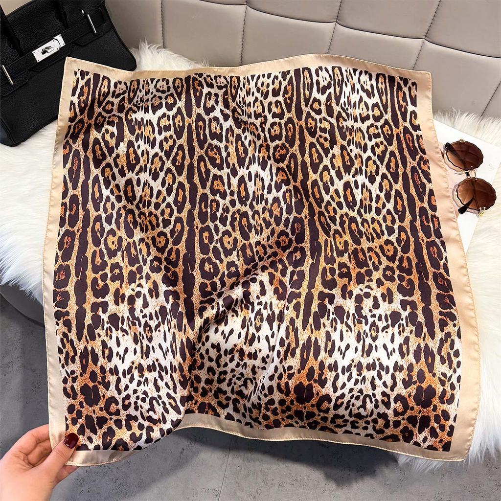 Fashion Square Fashion Foreign Style Small Silk Scarf Women'S Headband Decorative Scarf Dual-Purpose Small Square Scarf New Scarf