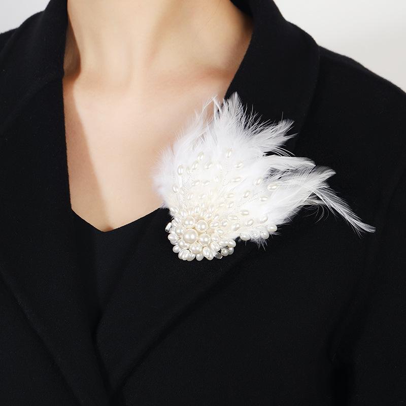 Ženy Dívky Elegantní Peří Perla Vintage Brož Odznaky Klasická Dáma Banket Svatba Oblek Šaty Křišťálové Doplňky Šperky Špendlíky