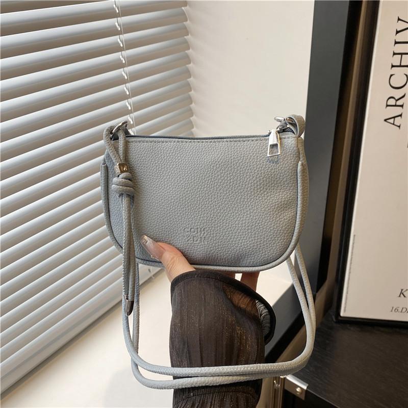 

Light casual solid color simple summer popular shoulder messenger bag women s commuter bag синий