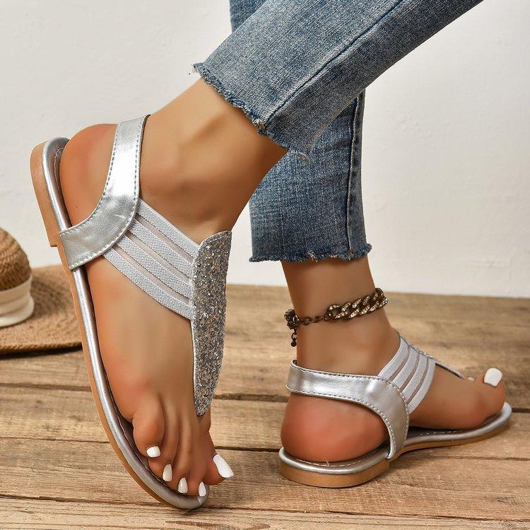 New Flat-bottomed Rhinestone Pinch Comfortable Versatile Beach Sandals Women's European, American and Large-size Women's Shoes