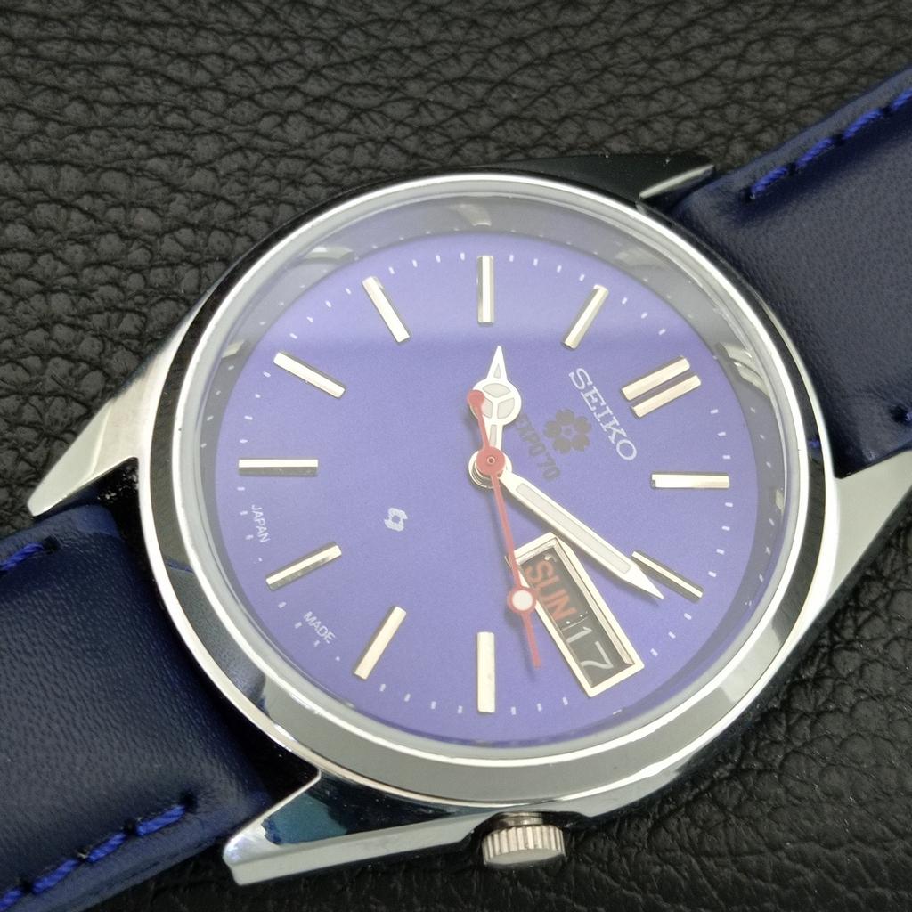 AUTOMATIC VINTAGE REFURBISHED SEIKO EXPO 70 JAPAN MENS BLUE DIAL WATCH A445589-1