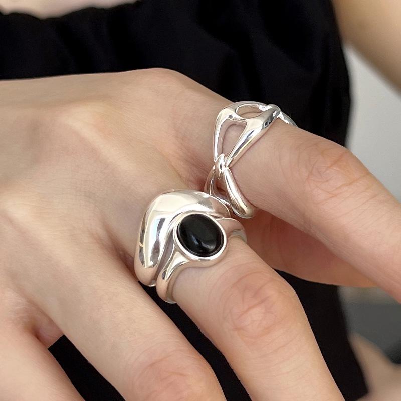 

High-End Black Agate Concave Polished Ring for Women