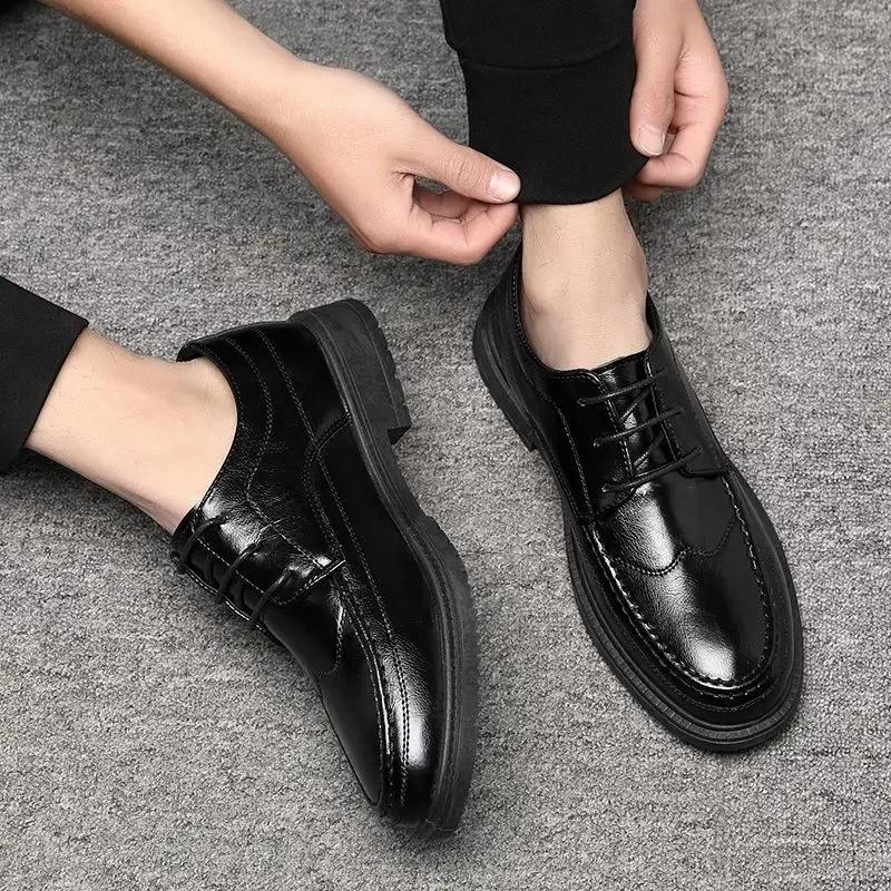 Fashion Round Toe Formal Leather Brogue Shoes for Men Business Dress Social Legitimate Designer Luxury Sale 2024 Trend Man Casual Shoe
