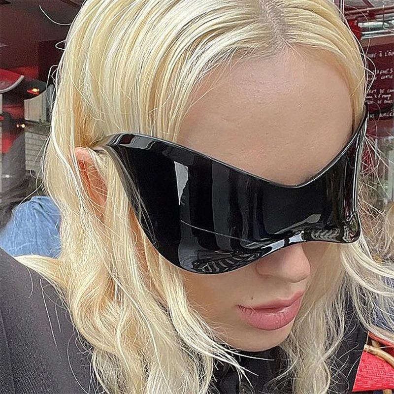 New Future Technology Sense Super Large Sunglasses Punk Mask Integrated Y2K Fashion Sunglasses