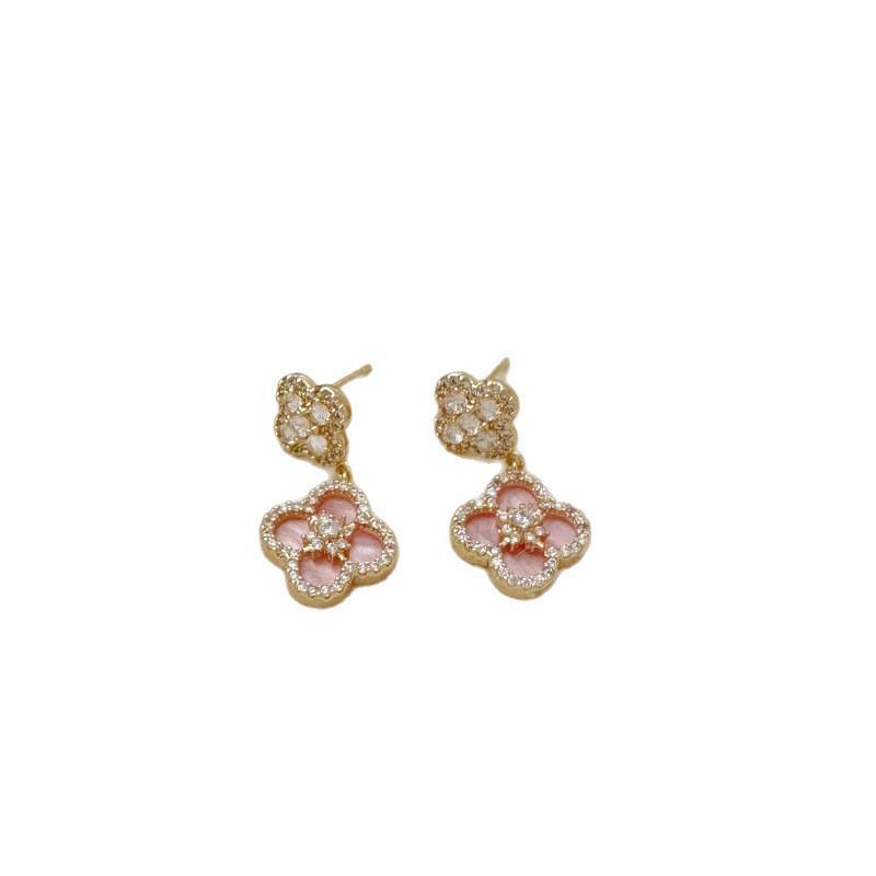French Elegant Pink Mother-of-Pearl Clover Stud Earrings - Versatile, Sweet, and Luxurious Design