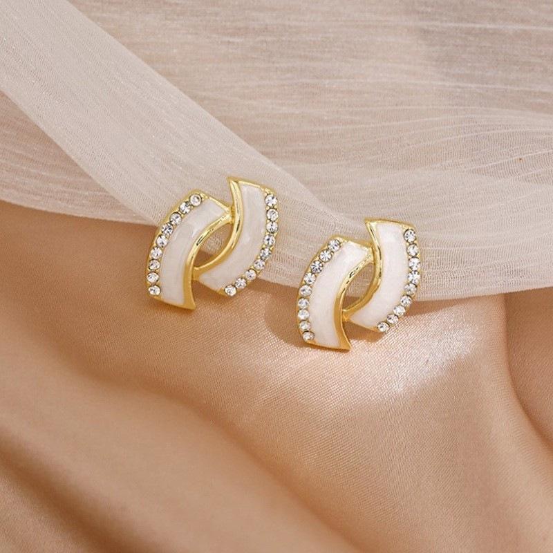 Französische Tropfenölmode einfache Retro-Ohrringe Damen Ins-Trend Diamant-Steckohrringe