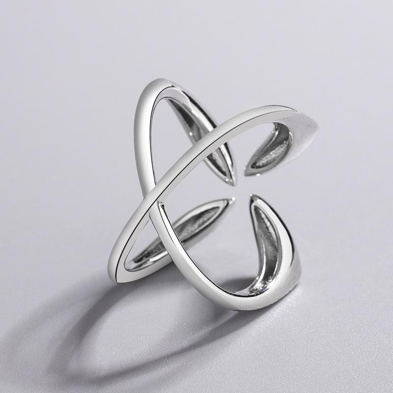 

Minimalist Leaf Pattern Ring for Women Index Finger, Stylish Cool Vibe Accessory with Textured Design for Daily Wear opening adjustable