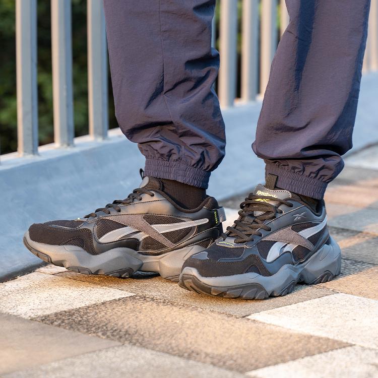 Reebok Fluffi Puff Cn Unisex Black Dark Grey 24FRC913U1GH1