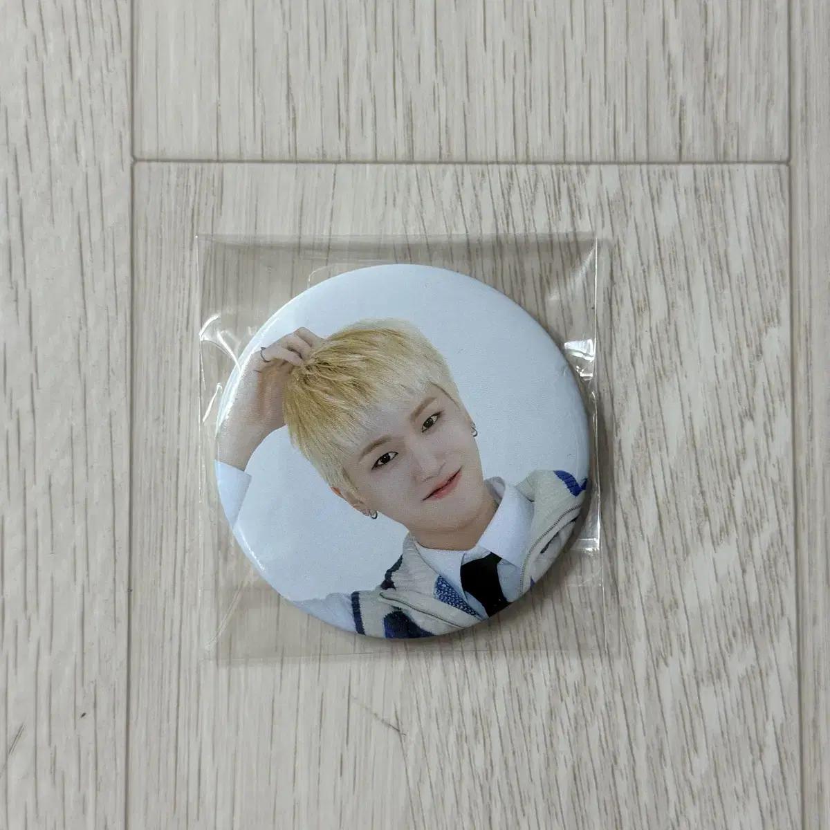 

Boynextdoor Boynextdoor Riwoo Badge