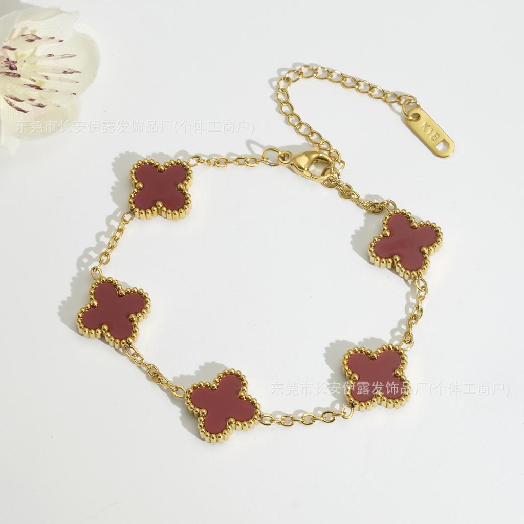 Kleeanhänger 18K Damenarmband Ein modisches und trendiges Glücks-Kleeanhänger-Armband