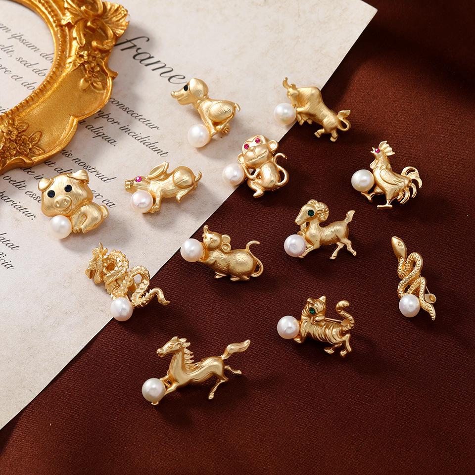 Cute Matte Gold Zodiac Brooch Vintage Animal Brooch Clothing Brooch Rabbit Dog Ma Long Pig