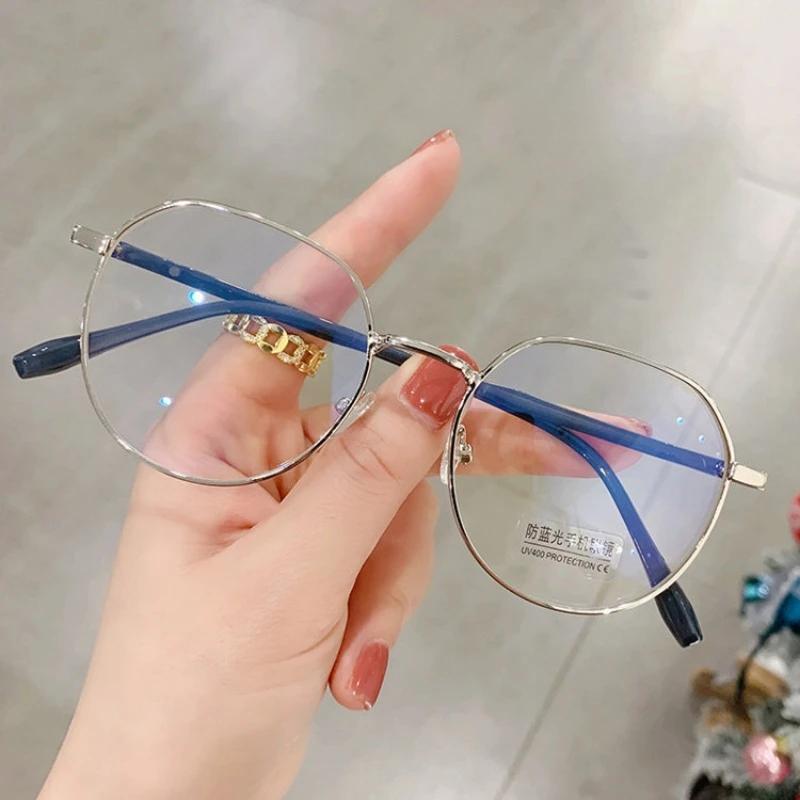 Retro Anti-Blue Light Glasses Round Metal Frame Reading Computer Eyeglasses Women Simple High-Definition Myopia Optical Eyewear
