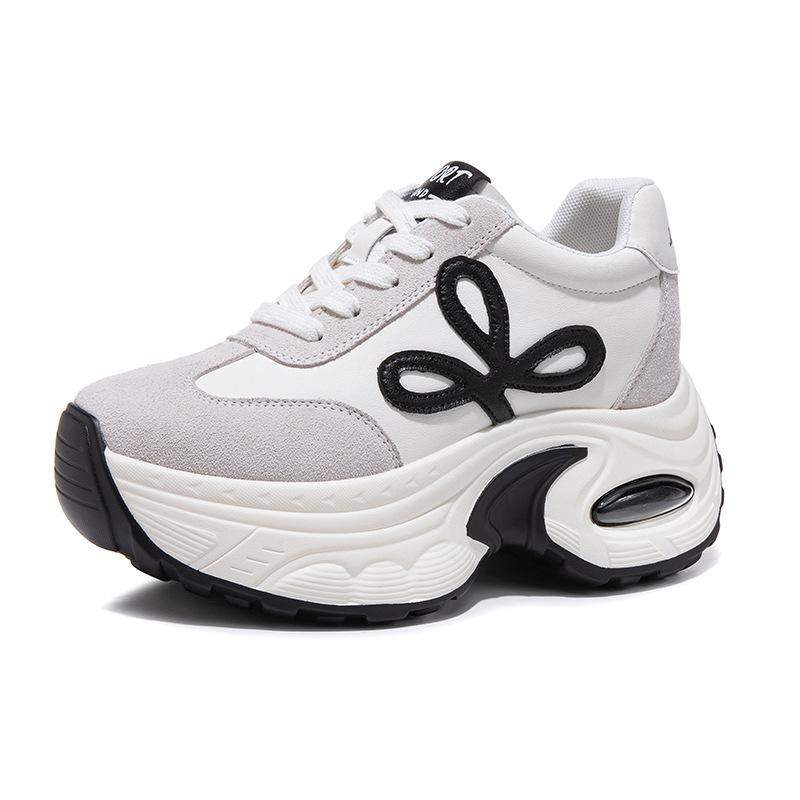 Herbst neue kleine und vielseitige lässige Plateau-Schuhe Damen-Sneaker erhöhen die Höhe von Damenschuhen