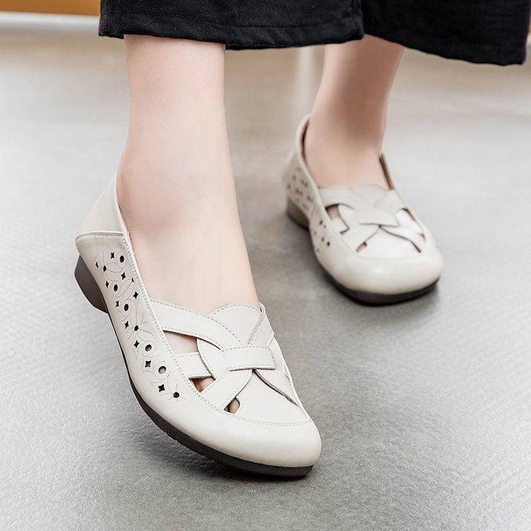 Soft leather people shoes beef tendon soft-soled sandals Doudou shoes mesh hollow summer single shoes 41 2570₽