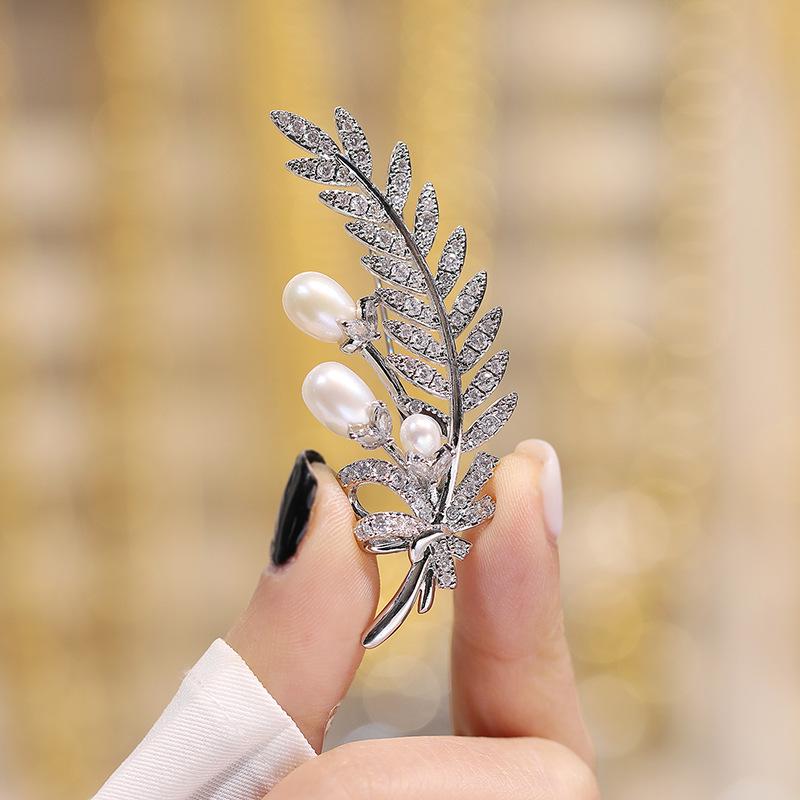 Luxury Japanese Wheat Ear Freshwater Pearl & Zircon Brooch Pin