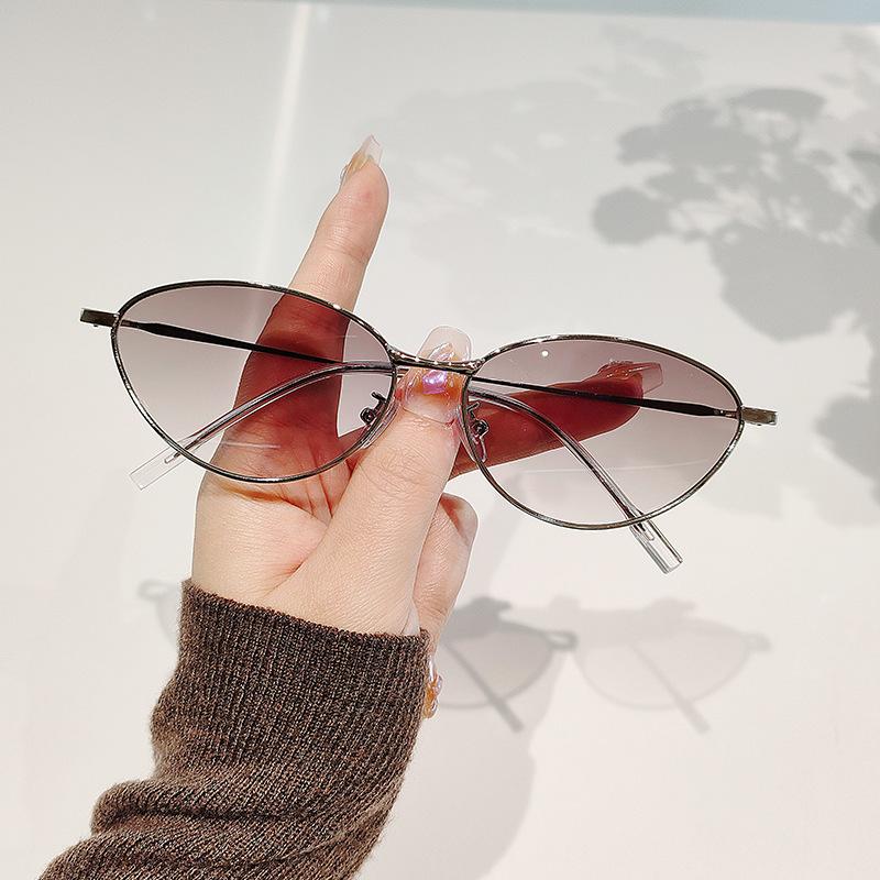 Retro Luxury Women Sunglasses High Quality Metal Frame UV400 Shades Outdoor Travel Beach Daily Street Sunscreen Eyewear