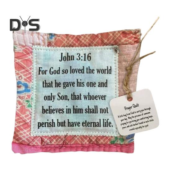 Mini colcha de oração, colcha de oração vintage com dispositivo de madeira dentro, colcha de oração de bolso feita à mão, quadrados, presente religioso para amigos cristãos
