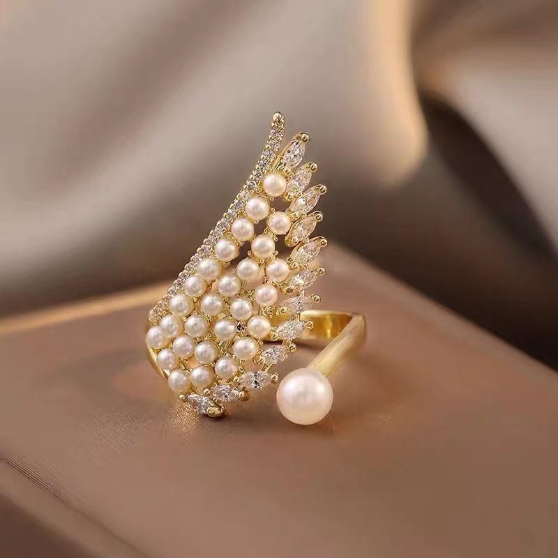 1 Piece Of Elegant Exquisite And Fashionable Imitation Pearl Wing Female Charm Adjustable Opening Ring Women'S Banquet Jewelry