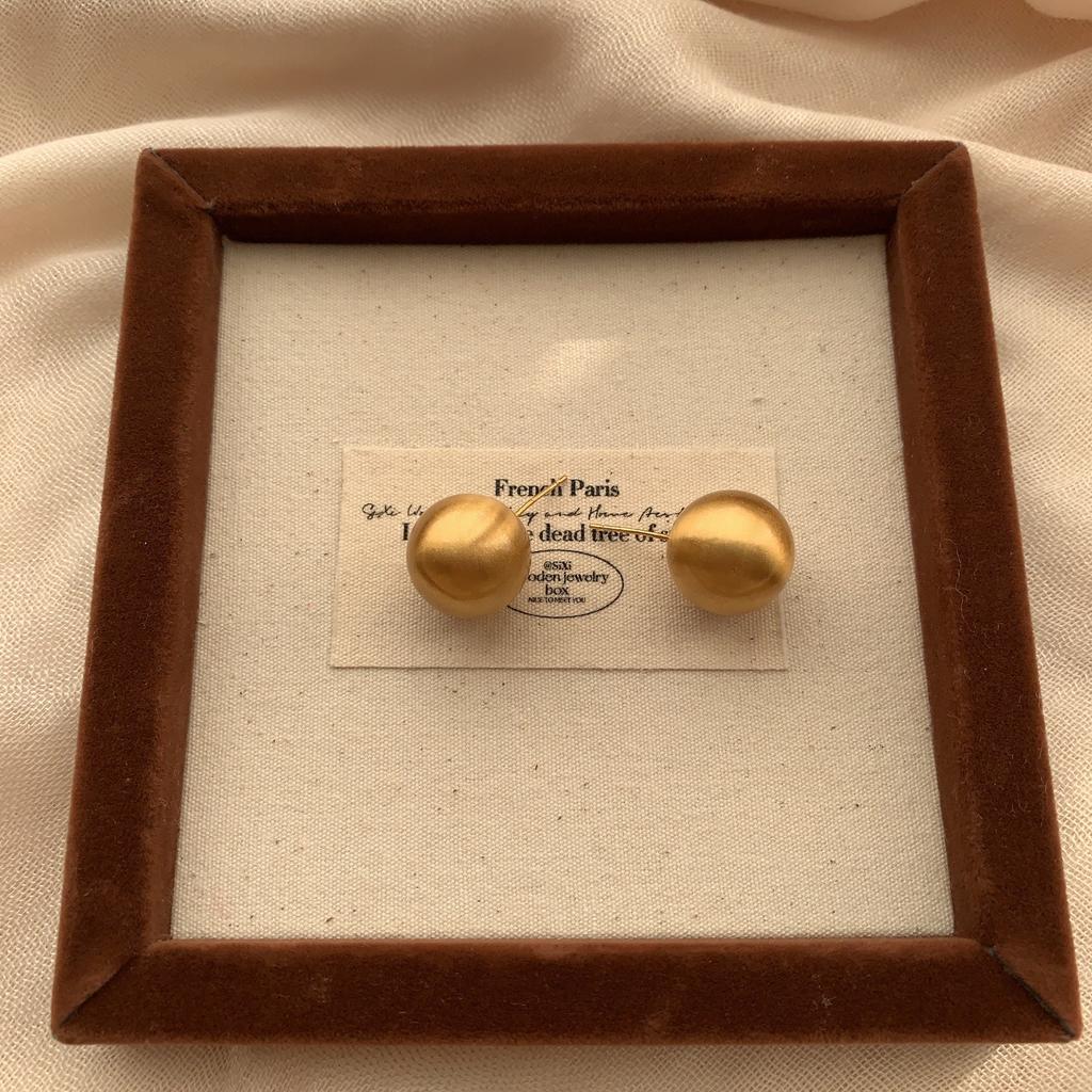 Exquisite niche metal brushed matte ball stud earrings for women's commuting senior temperament simple and versatile earrings