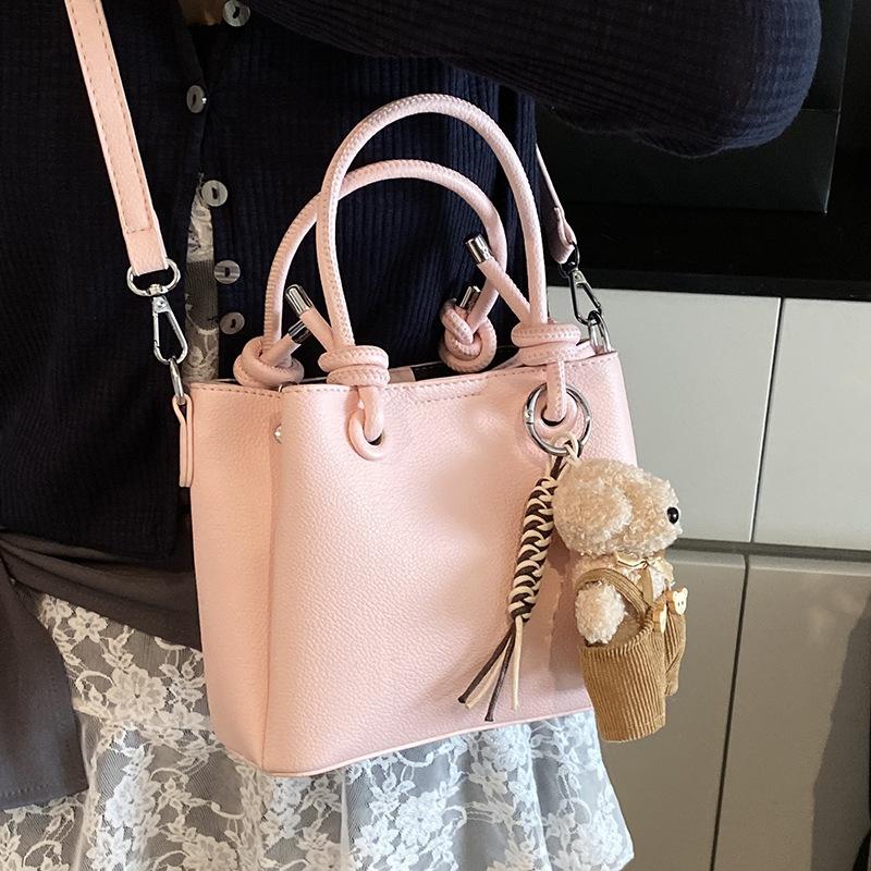 2025 New Simple Solid Color High-end Portable Bucket Bag Spring and Summer New Versatile Casual Commuter Messenger Bag