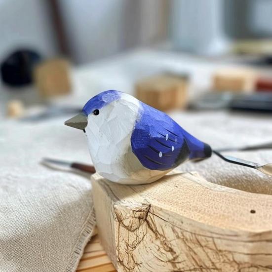 Hand-Carved Painted Wooden Bird Figurine Rustic Small Zebra Finch Statue Sculpture Ornament Decoration for Home Office Living Room