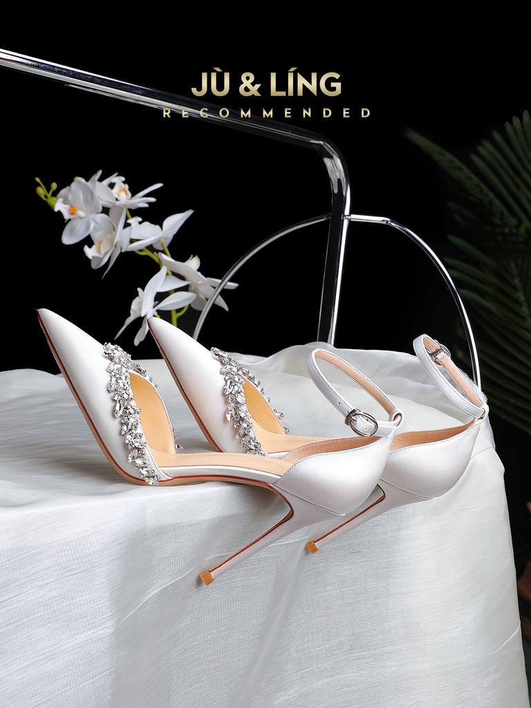 Fashion White Silk Rhinestone Pointed High-heeled Shoes, New Rhinestone Wedding Shoes, Bride's Shoes, One Piece with Toe Cap Sandals