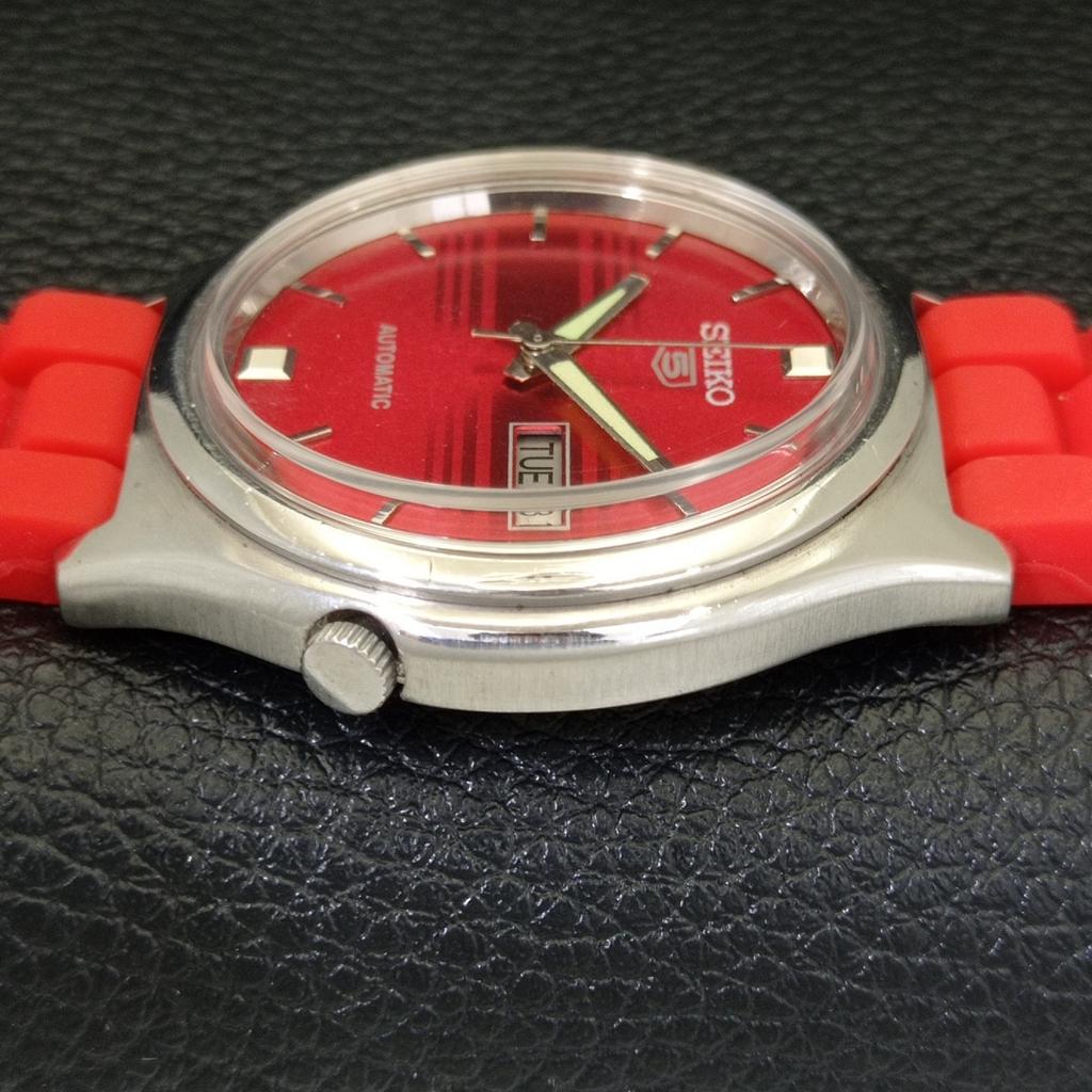 SEIKO 5 AUTOMATIC VINTAGE JAPAN 7009A MENS RED COLOR DIAL WATCH a701312-5 R206a-a701312