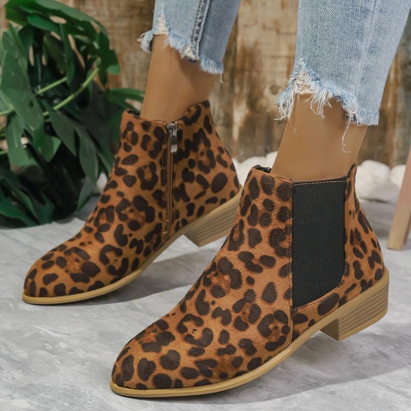 

Autumn and winter new large-size female leopard print pointed head side zipper middle heel thick heel Martin boots 43